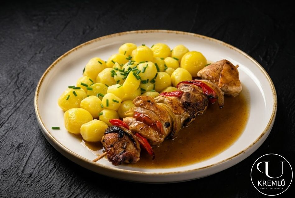 200g Míchaný špíz, lahůdkové brambory